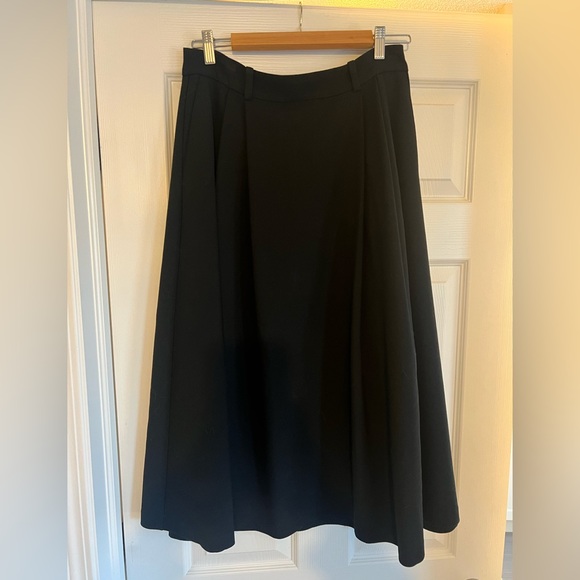 Aritzia Babaton Enterprise Skirt - Picture 2 of 5